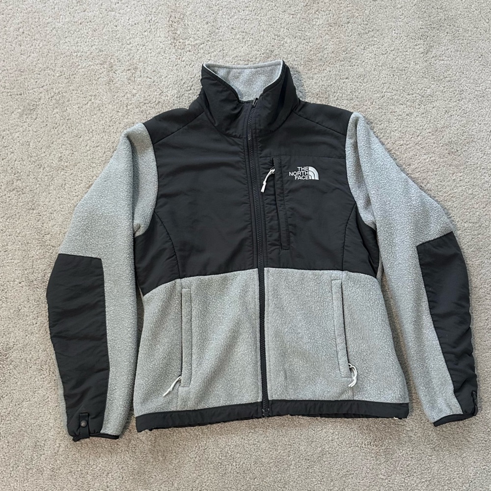 The North Face Women’s Light Gray Denali Jacket